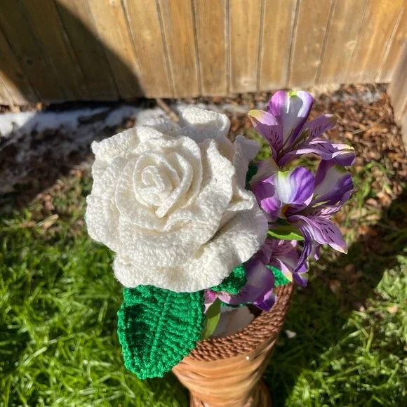 Crochet Roses - Picture 11 of 16
